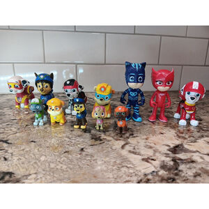Lot Of 12 Paw Patrol Figurine Collectible Lot